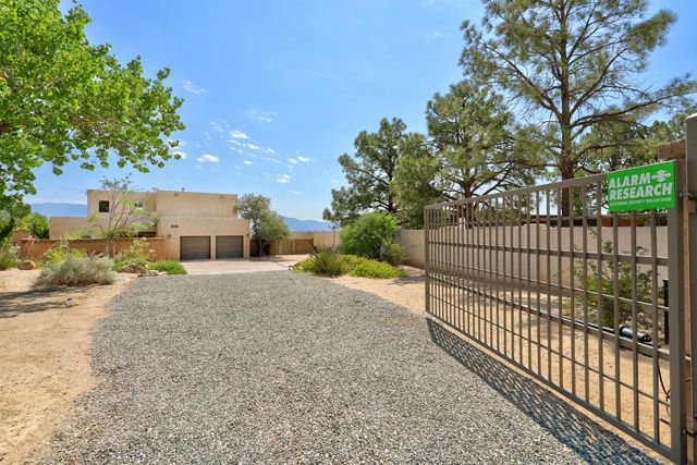 3630 Vista Grande Drive NW, Albuquerque, NM 87120