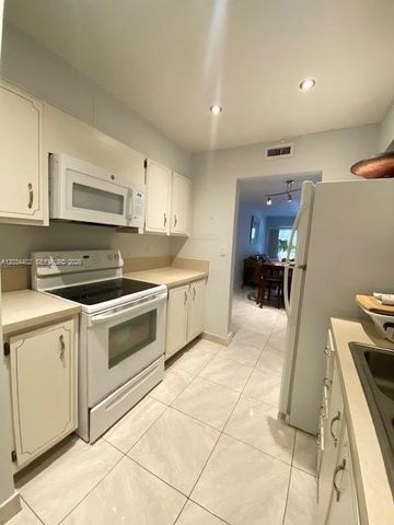 201 178th Dr 230, Sunny Isles Beach, FL 33160