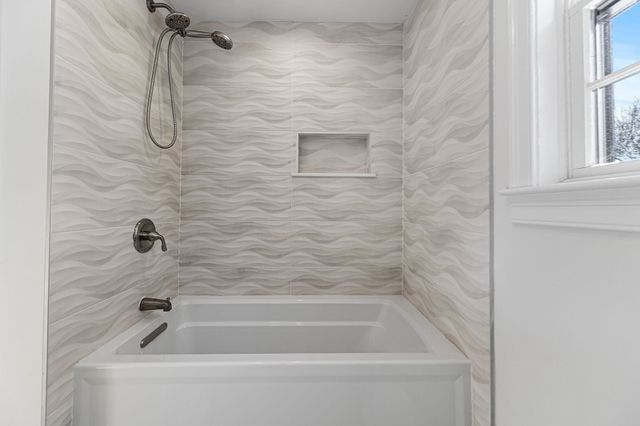 41 Lantern Lane, Braintree, MA 02184