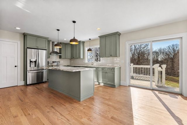 41 Lantern Lane, Braintree, MA 02184