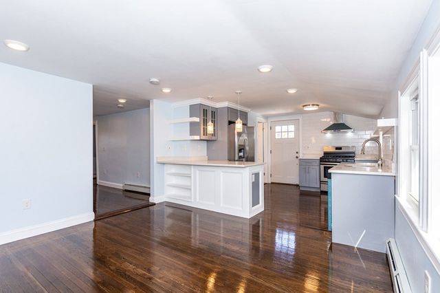 72 Main St, Quincy, MA 02169