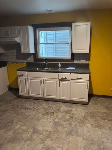 2469 E 74th Street, Chicago, IL 60649