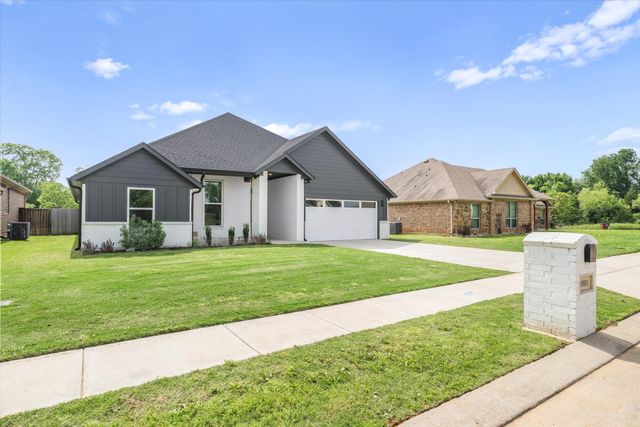1883 Meadowview, Canton, TX 75103