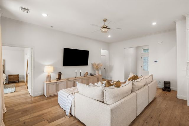 1883 Meadowview, Canton, TX 75103