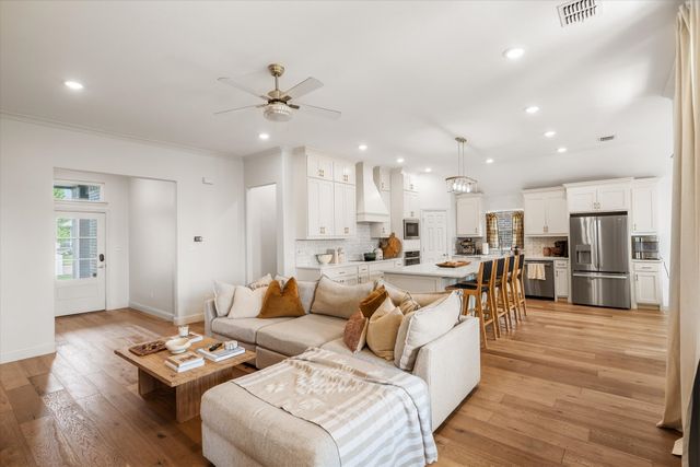 1883 Meadowview, Canton, TX 75103