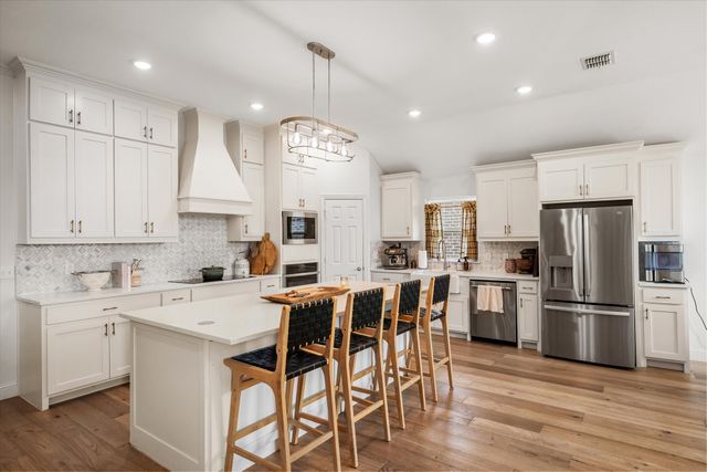 1883 Meadowview, Canton, TX 75103
