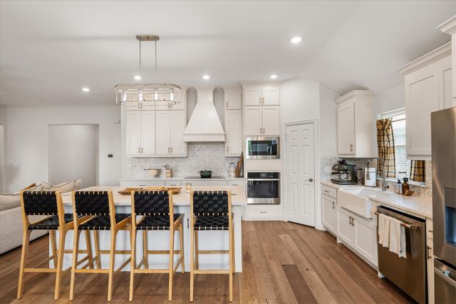 1883 Meadowview, Canton, TX 75103