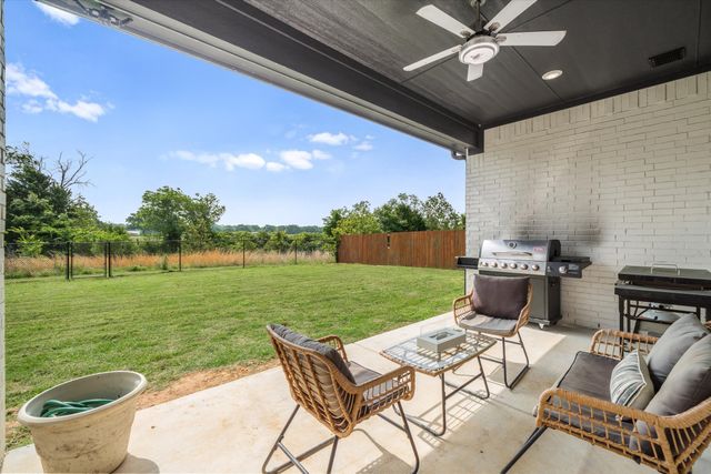 1883 Meadowview, Canton, TX 75103