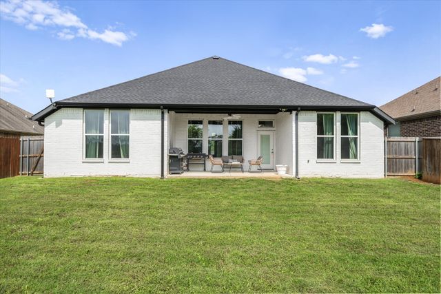 1883 Meadowview, Canton, TX 75103
