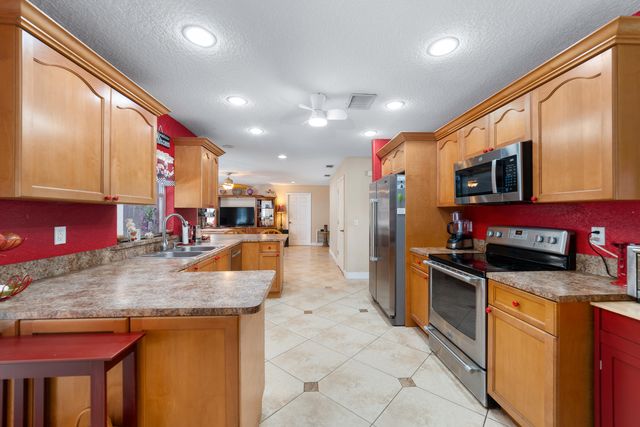 686 Joy Street, Sebastian, FL 32958