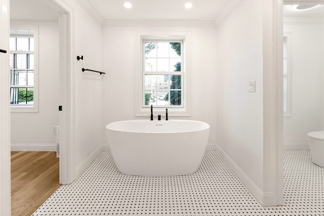 48 Fayette St, Boston, MA 02116