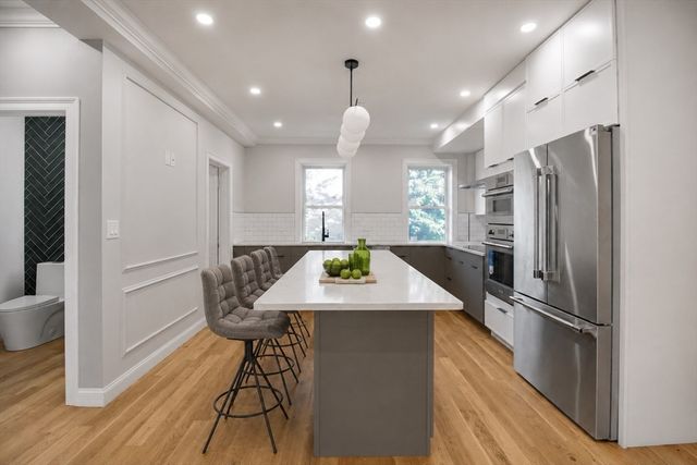 48 Fayette St, Boston, MA 02116