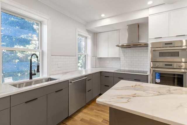48 Fayette St, Boston, MA 02116