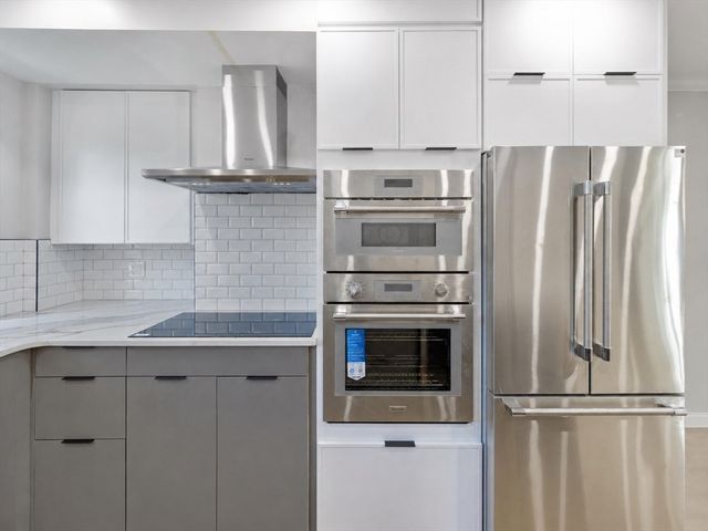 48 Fayette St, Boston, MA 02116