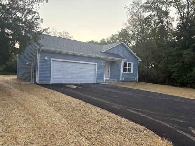 N1004 Palm ROAD, Genoa City, WI 53128