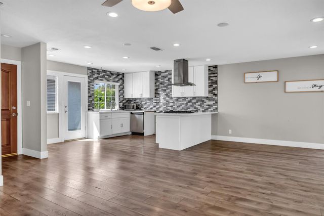 8449 Juglans Dr, Orangevale, CA 95662
