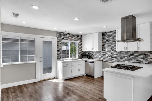 8449 Juglans Dr, Orangevale, CA 95662