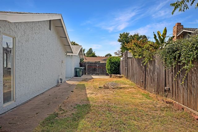 8449 Juglans Dr, Orangevale, CA 95662