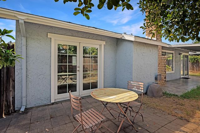 8449 Juglans Dr, Orangevale, CA 95662