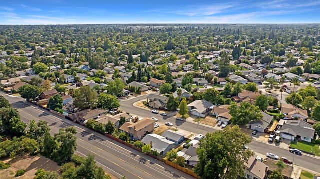 8449 Juglans Dr, Orangevale, CA 95662