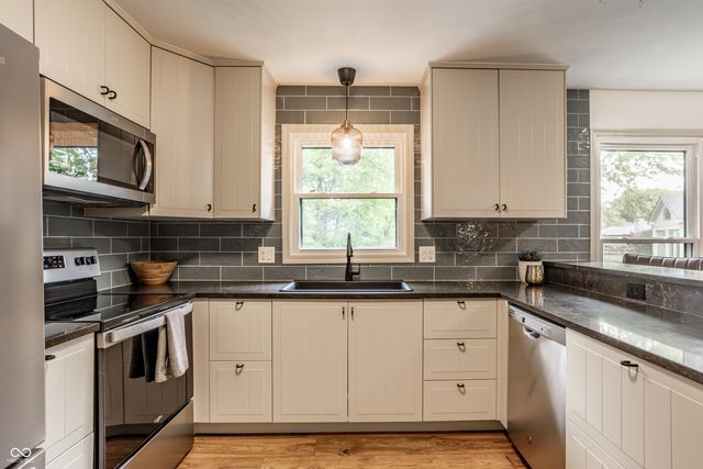 3694 Stratford Place, Carmel, IN 46033