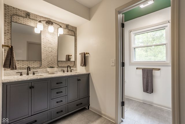 3694 Stratford Place, Carmel, IN 46033