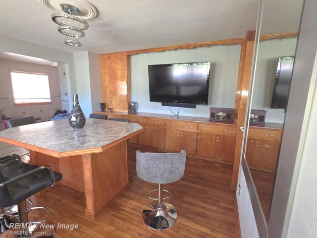 77 Elmview Court, Saginaw, MI 48602