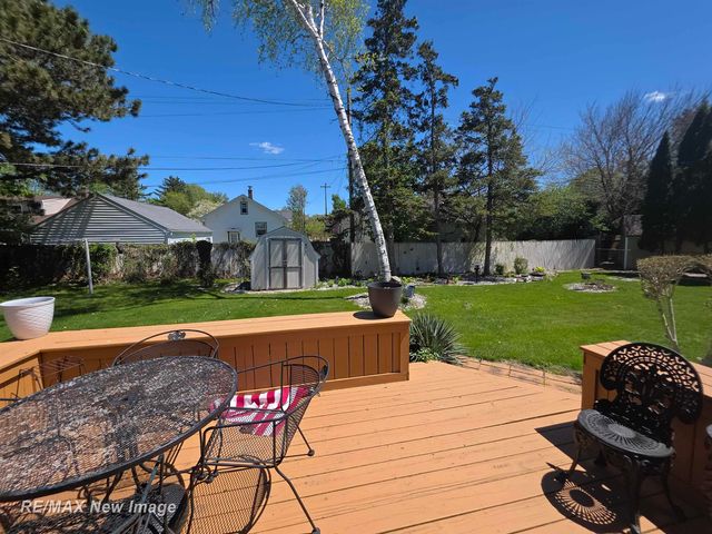 77 Elmview Court, Saginaw, MI 48602