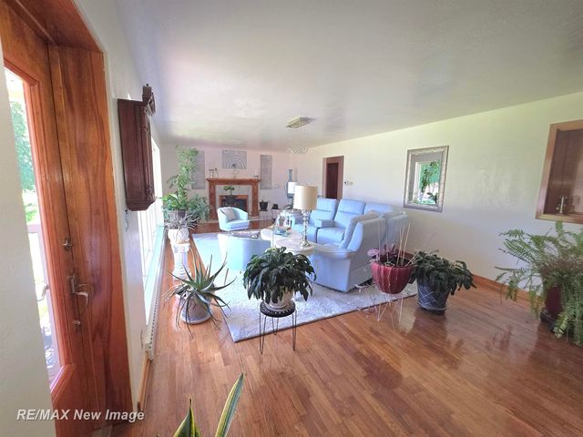 77 Elmview Court, Saginaw, MI 48602