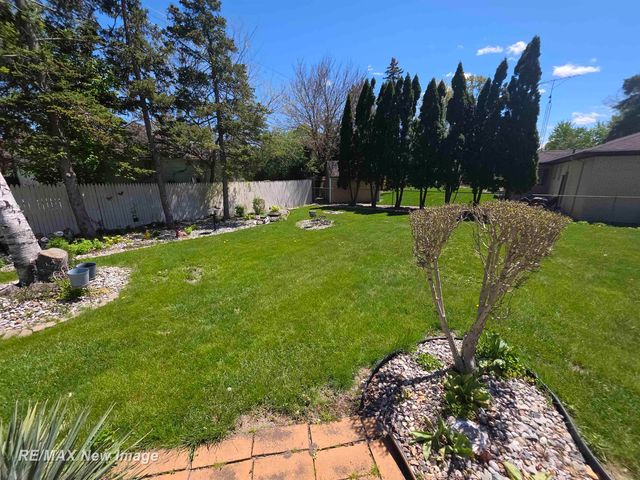 77 Elmview Court, Saginaw, MI 48602
