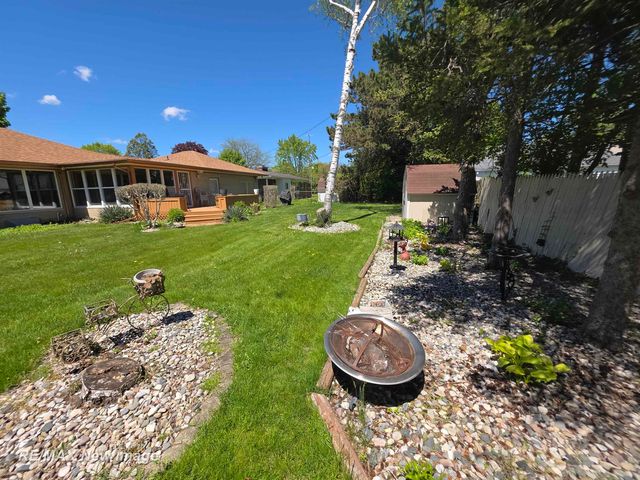 77 Elmview Court, Saginaw, MI 48602