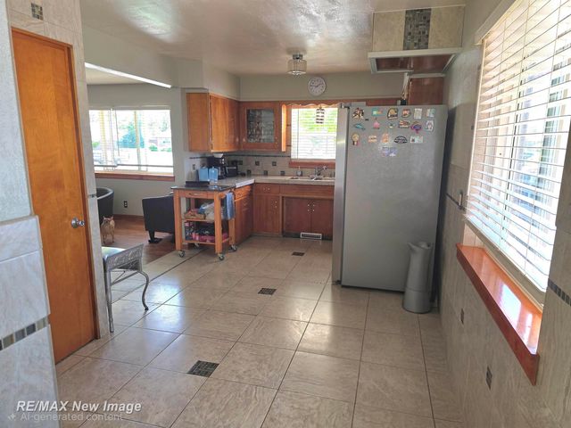 77 Elmview Court, Saginaw, MI 48602