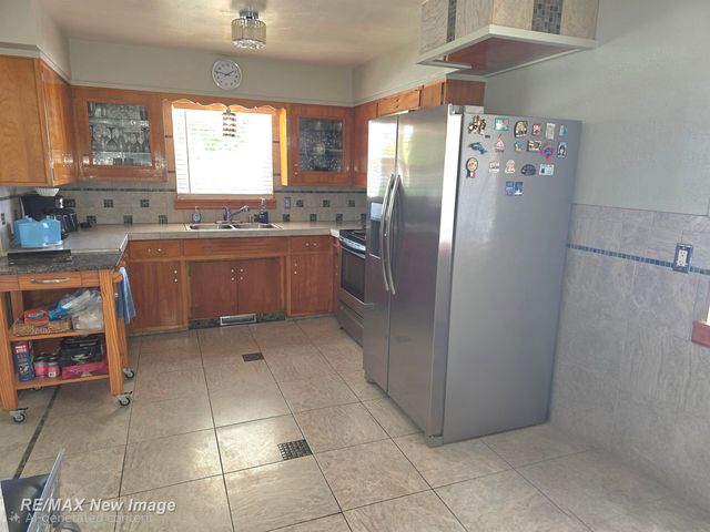 77 Elmview Court, Saginaw, MI 48602