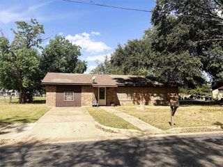 508 Rose Marie Boulevard, Hearne, TX 77859