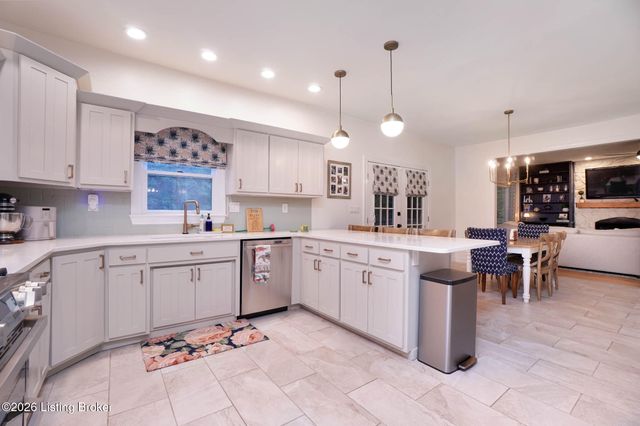 7408 Cambridge Dr, Crestwood, KY 40014