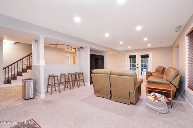 7408 Cambridge Dr, Crestwood, KY 40014