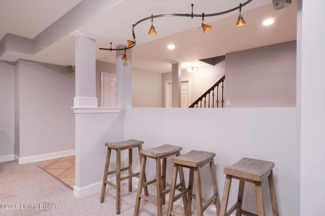 7408 Cambridge Dr, Crestwood, KY 40014