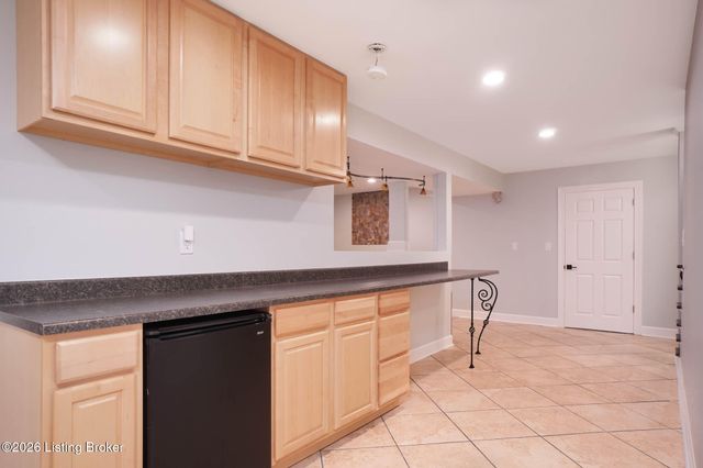 7408 Cambridge Dr, Crestwood, KY 40014