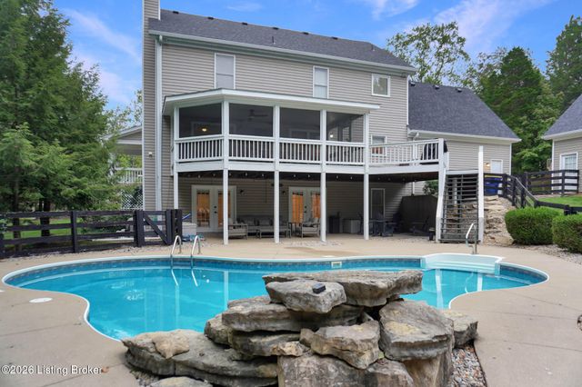 7408 Cambridge Dr, Crestwood, KY 40014