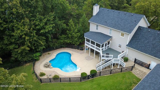 7408 Cambridge Dr, Crestwood, KY 40014