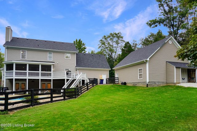 7408 Cambridge Dr, Crestwood, KY 40014