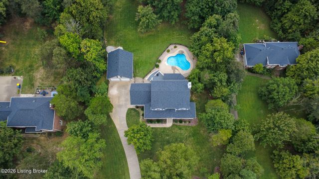 7408 Cambridge Dr, Crestwood, KY 40014