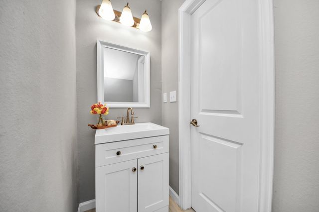 4013 Elmwood Street, Houston, TX 77051