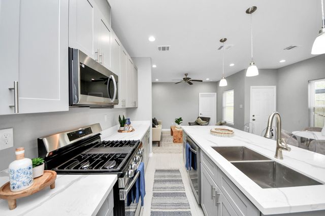 4013 Elmwood Street, Houston, TX 77051