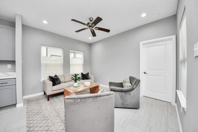 4013 Elmwood Street, Houston, TX 77051