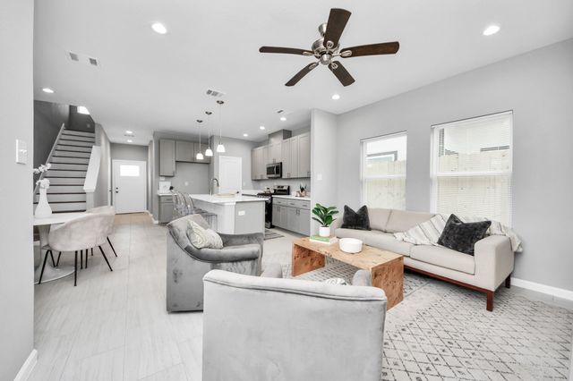 4013 Elmwood Street, Houston, TX 77051