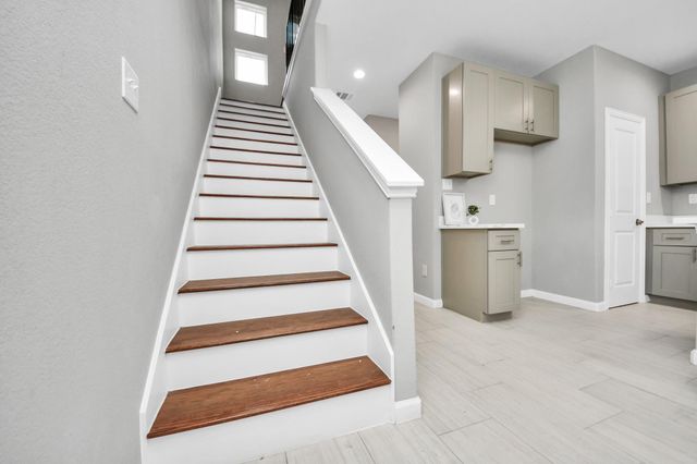 4013 Elmwood Street, Houston, TX 77051