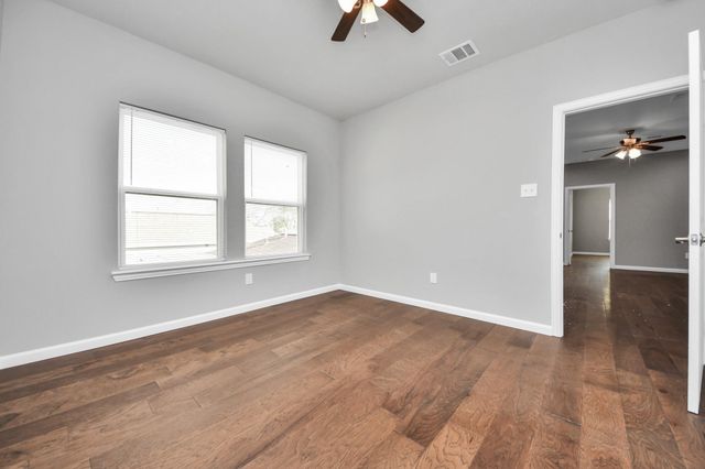 4013 Elmwood Street, Houston, TX 77051