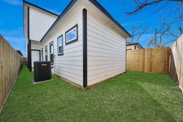 4013 Elmwood Street, Houston, TX 77051