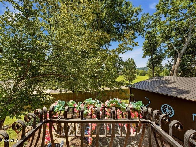 213 Petty Lane, Mooresburg, TN 37811
